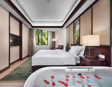 Yulong River View Suite